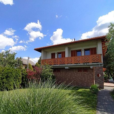Lilla Villa Siofok Bagian luar foto