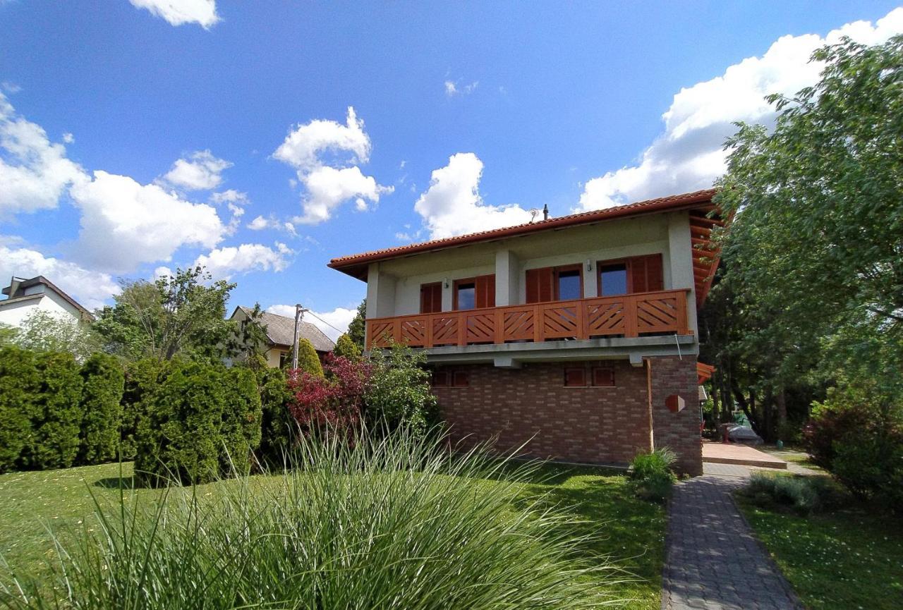 Lilla Villa Siofok Bagian luar foto