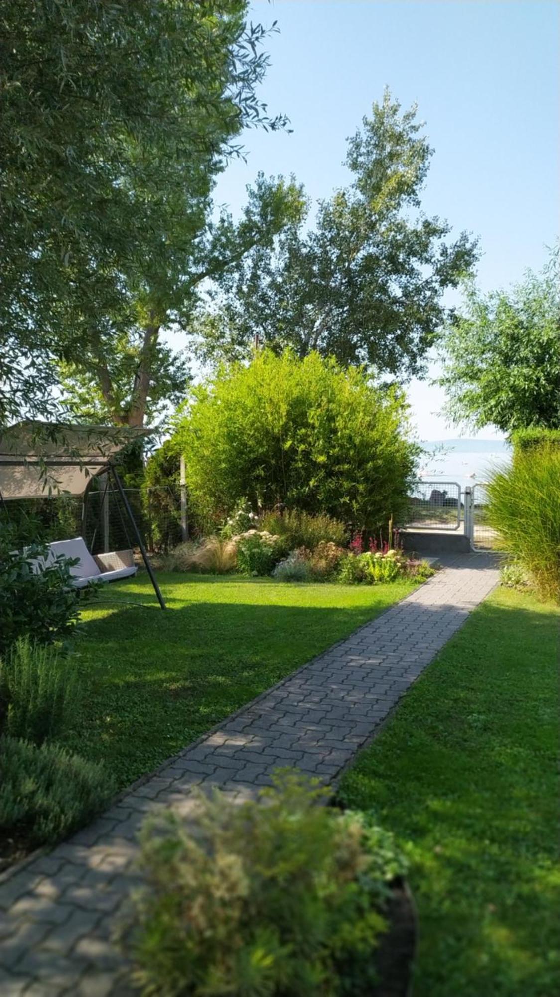 Lilla Villa Siofok Bagian luar foto